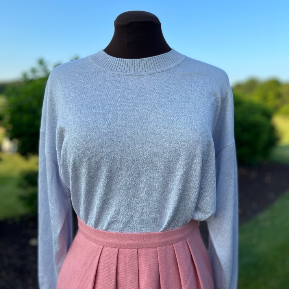 GORGEOUS Periwinkle Silver St. John Sweater